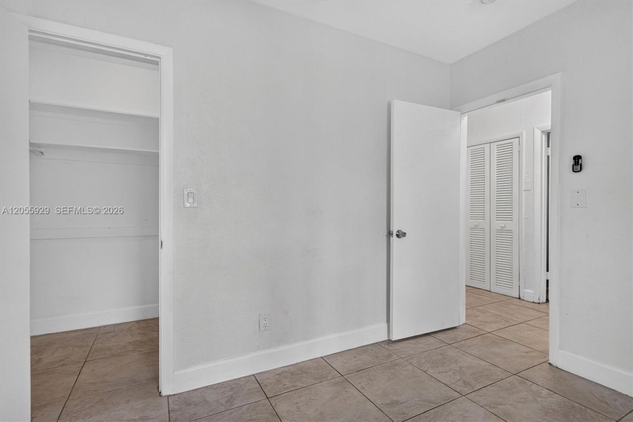 8220 SW 152nd St, Palmetto Bay, FL 33157 Photo