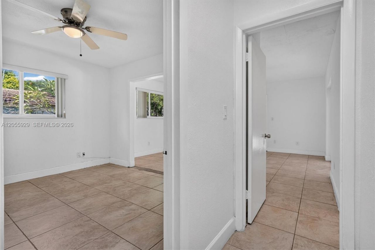 8220 SW 152nd St, Palmetto Bay, FL 33157 Photo