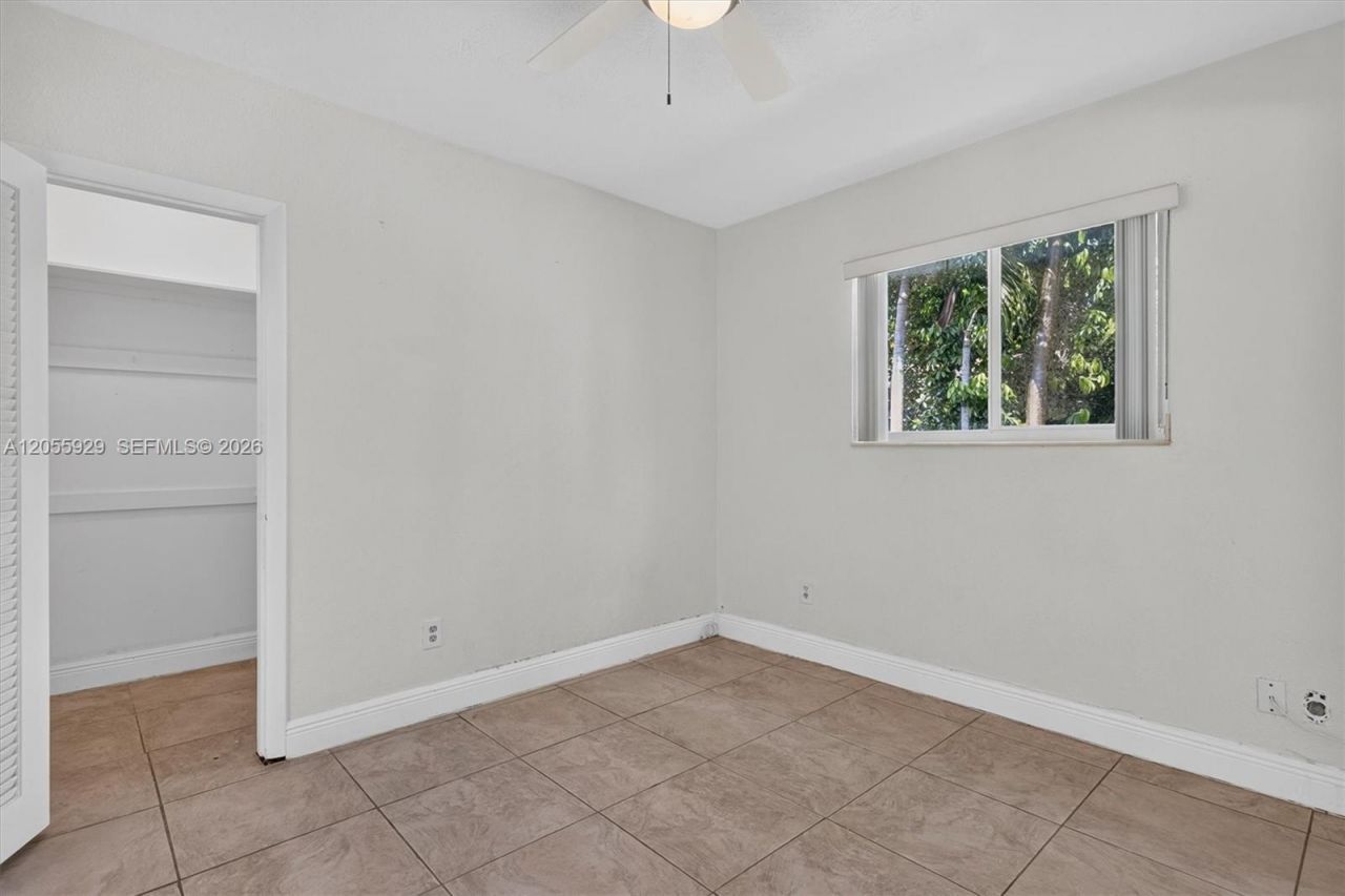 8220 SW 152nd St, Palmetto Bay, FL 33157 Photo