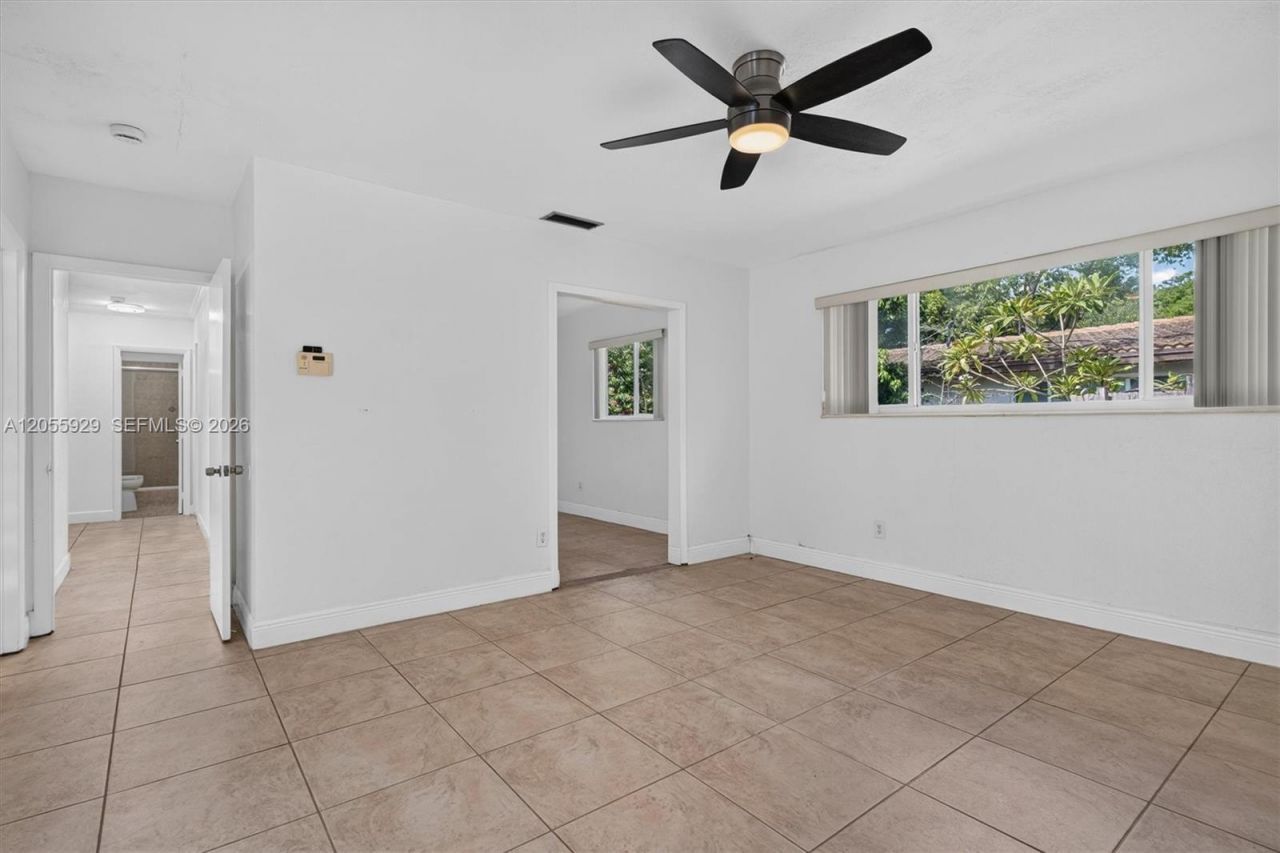 8220 SW 152nd St, Palmetto Bay, FL 33157 Photo