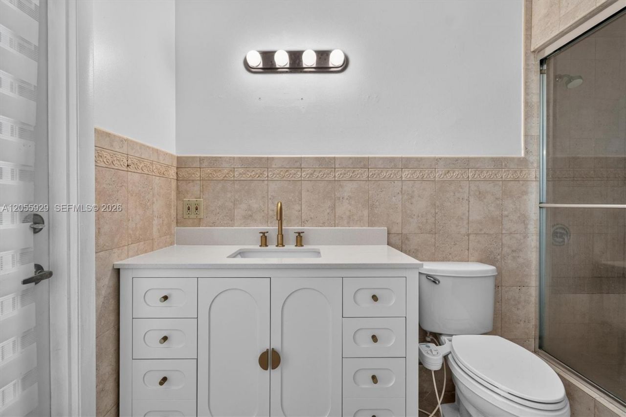 8220 SW 152nd St, Palmetto Bay, FL 33157 Photo