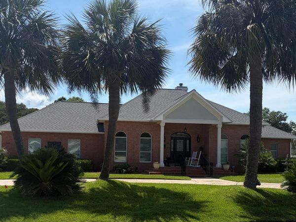 5625 Sandstone Dr, Pace, FL 32571