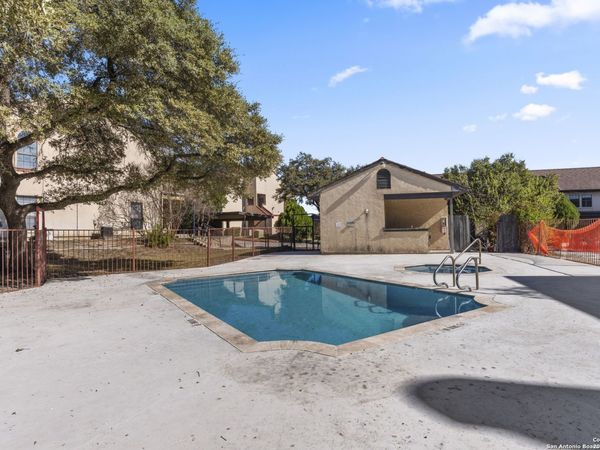 6100 Woodlake #312, San Antonio, TX 78244