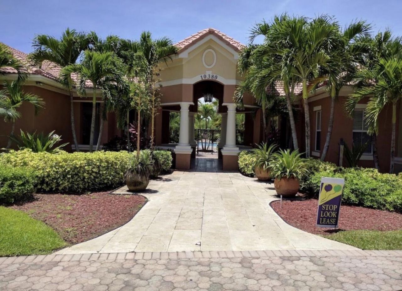 10306 Fox Trail Road S, Unit 901, West Palm Beach, FL 33411 Photo