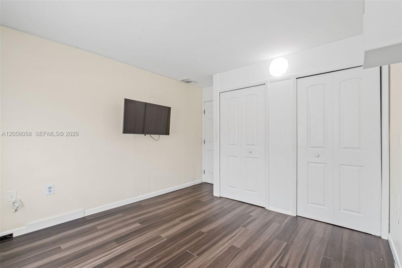 13990 SW 160th Ter, Miami, FL 33177 Photo