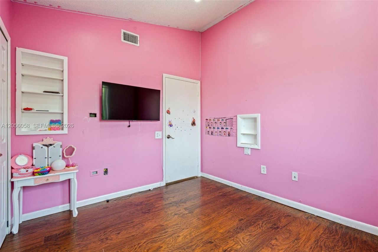 13990 SW 160th Ter, Miami, FL 33177 Photo