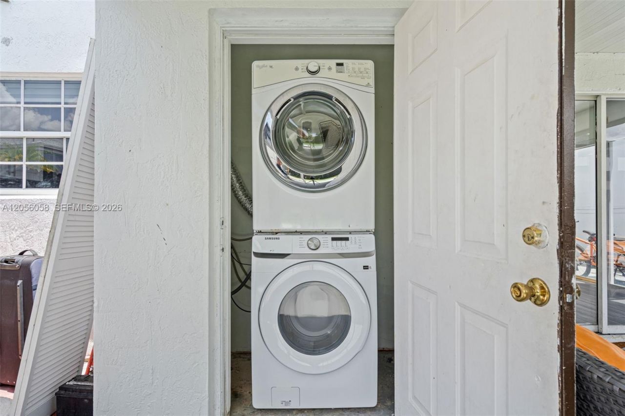 13990 SW 160th Ter, Miami, FL 33177 Photo