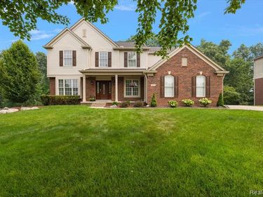 1885 Avon Glen Lane, Orion Twp, MI 48360