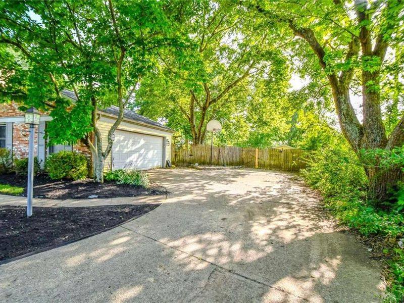 7425 Heatherwood Court, Dayton, OH 45459 Photo 2