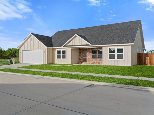548 Highview Court , Godley, TX 76044