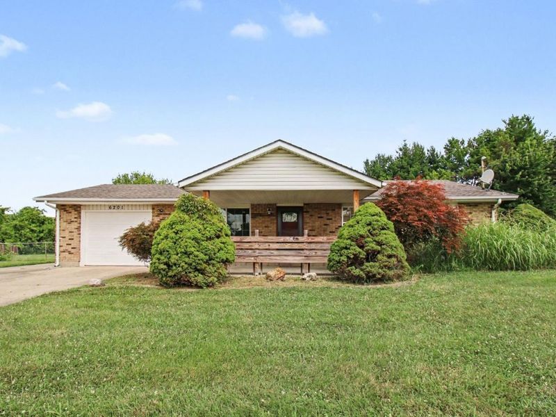 6201 Hollyberry Lane, Fairfield Twp, OH 45011 Photo 2