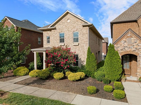 164 Ashcrest Pt , Hendersonville, TN 37075