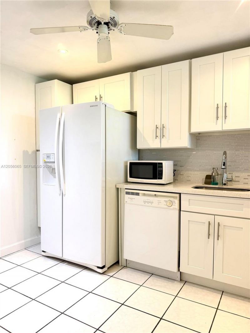 20100 W Country Club Dr, Unit 608, Aventura, FL 33180 Photo