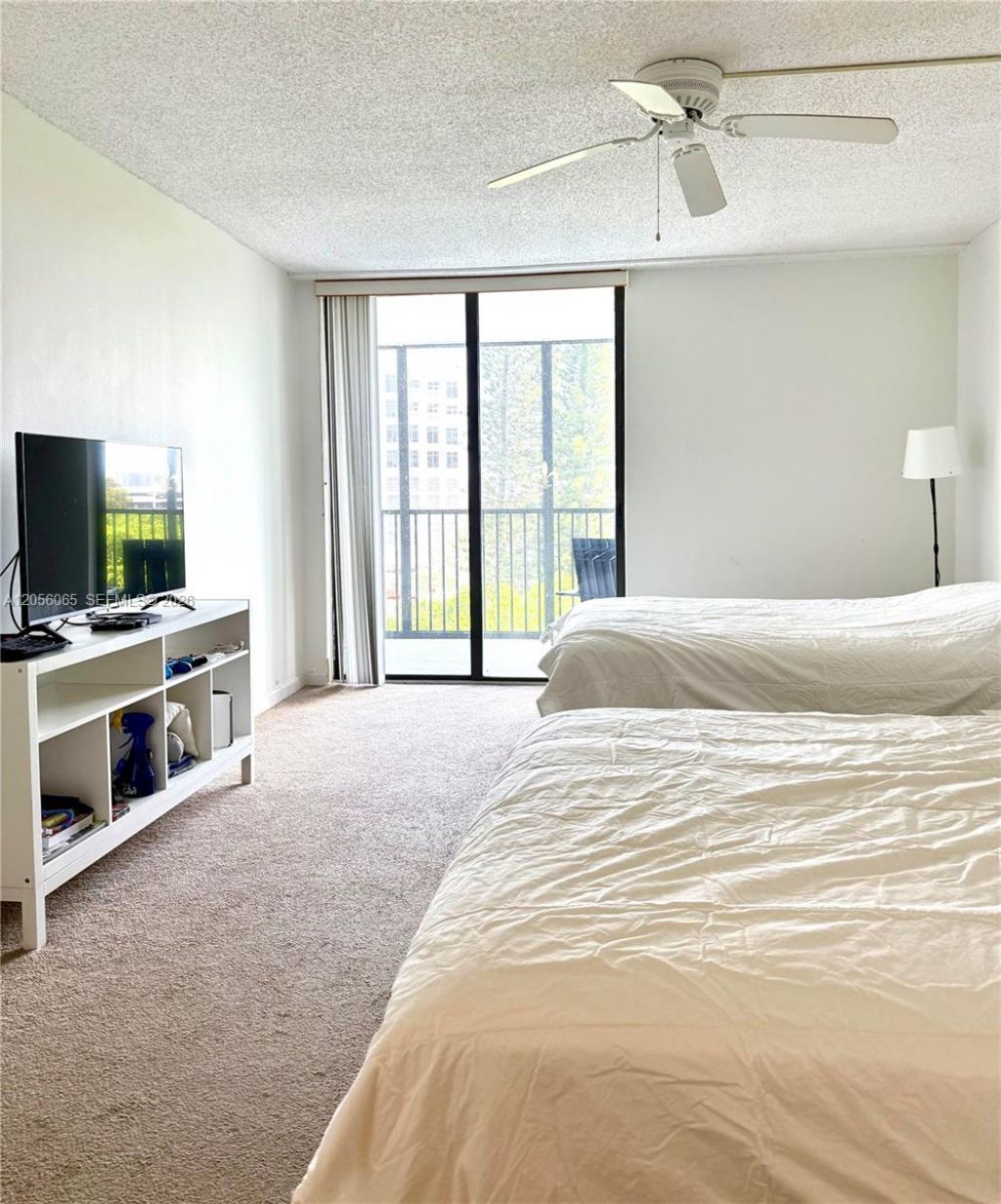 20100 W Country Club Dr , Unit 608, Aventura, FL 33180 Photo