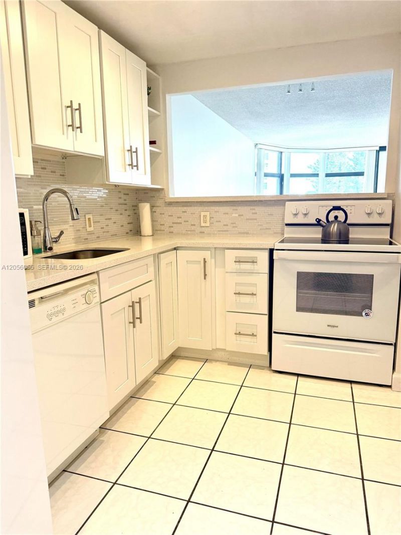 20100 W Country Club Dr, Unit 608, Aventura, FL 33180 Photo