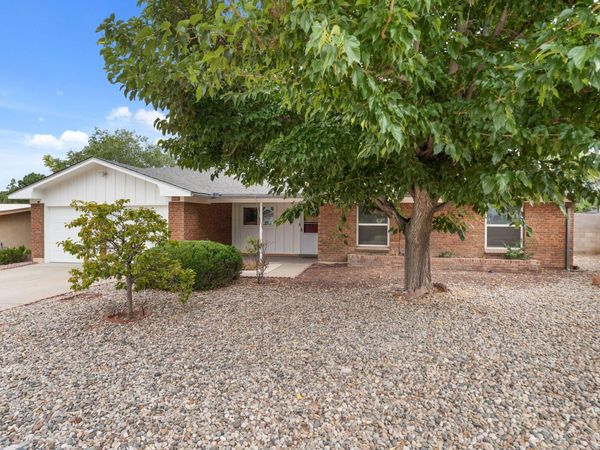 6101 Brenda Avenue NE, Albuquerque, NM 87109
