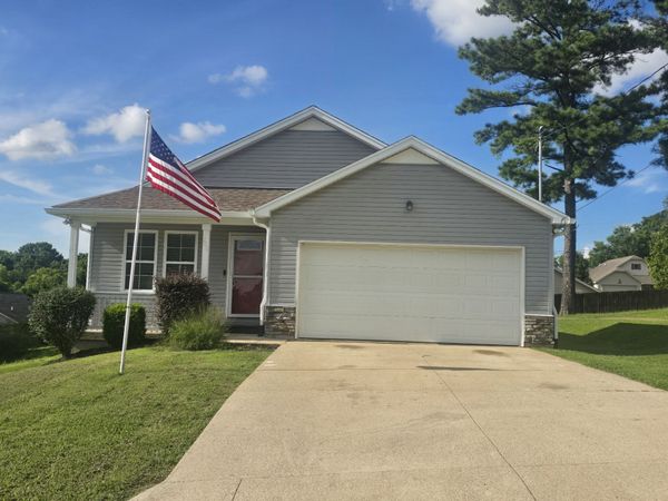 209 Woodsong lane , Columbia, TN 38401