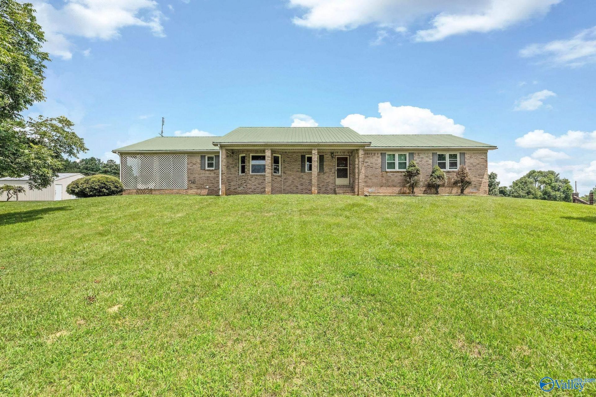 43 County Road 1202, Vinemont, AL 35179 Main Photo