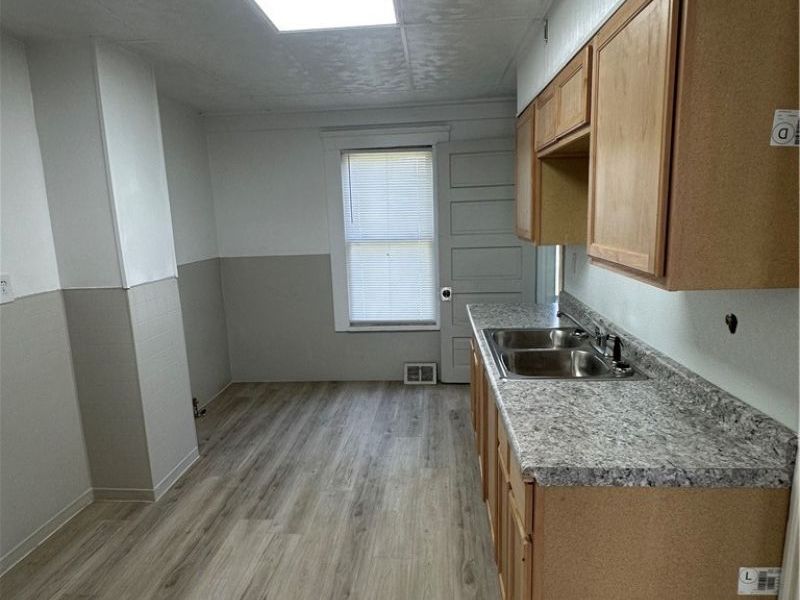 4144 E 111th Street, Cleveland, OH 44105 Photo 8