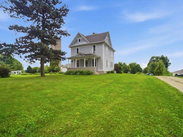 1224 240Th Street, Waverly, IA 50677
