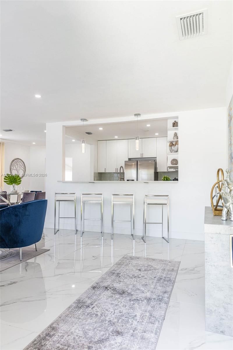 935 NE 164th St, North Miami Beach, FL 33162 Photo