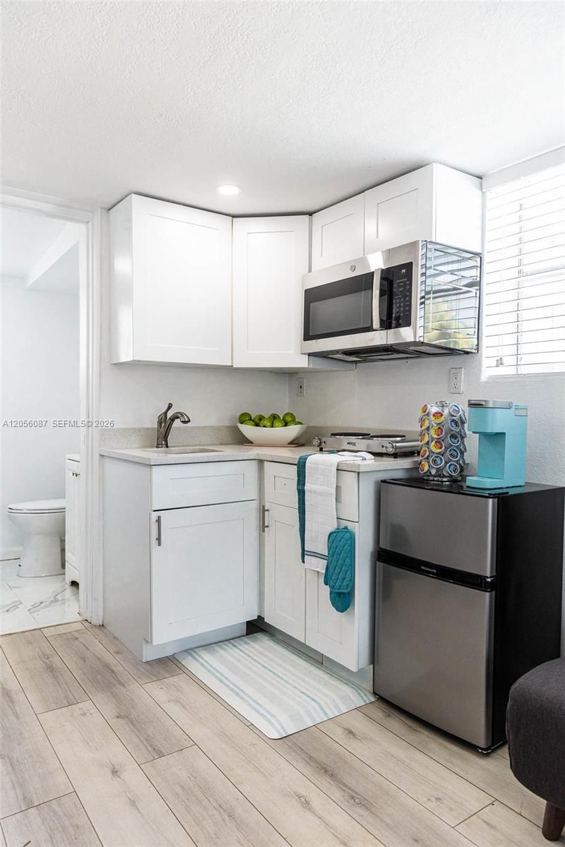 935 NE 164th St, North Miami Beach, FL 33162 Photo