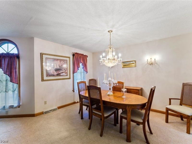 5201 S Saratoga Avenue, Austintown, OH 44515 Photo 8