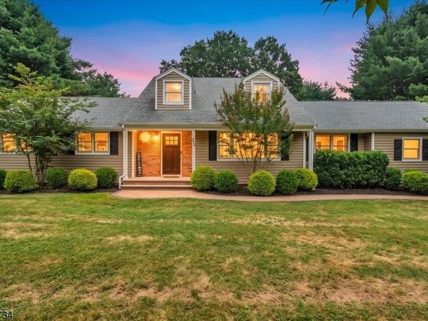 25 Nedshire Dr, Middletown, NJ 07748
