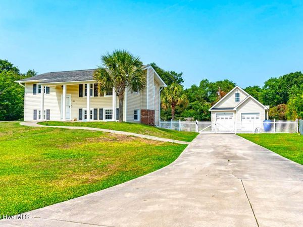 310 Holly Lane, Cape Carteret, NC 28584
