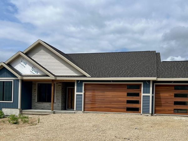 W8794 Goldenrod Trail, Cambridge, WI 53523