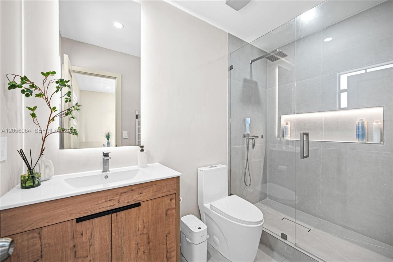 10372 NW 3rd St, Pembroke Pines, FL 33026 Photo