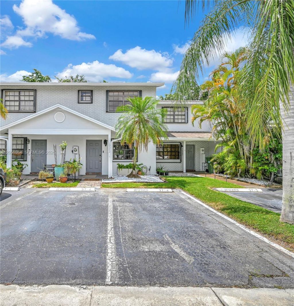 10372 NW 3rd St, Pembroke Pines, FL 33026 Photo