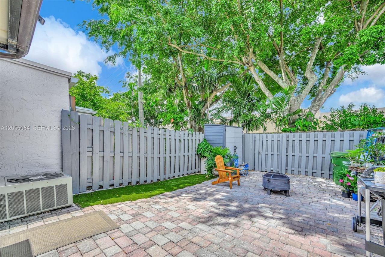10372 NW 3rd St, Pembroke Pines, FL 33026 Photo