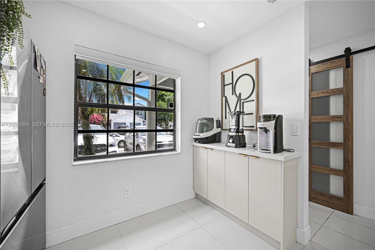 10372 NW 3rd St, Pembroke Pines, FL 33026 Photo