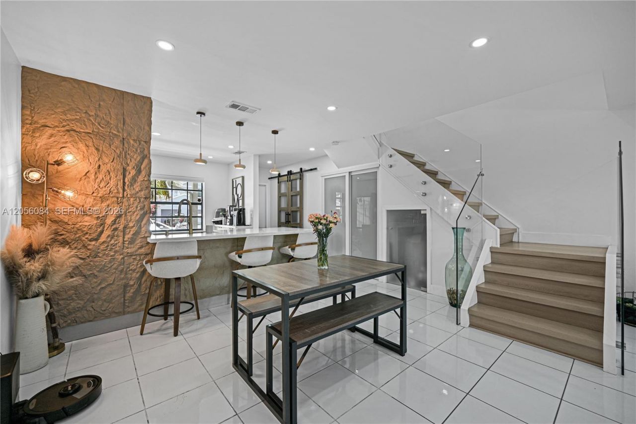 10372 NW 3rd St, Pembroke Pines, FL 33026 Photo