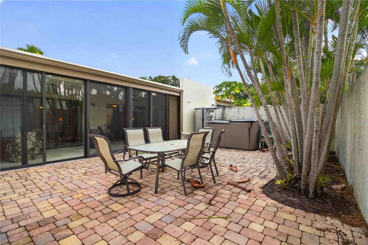 755 Oakview Drive, Bradenton, FL 34210 Photo