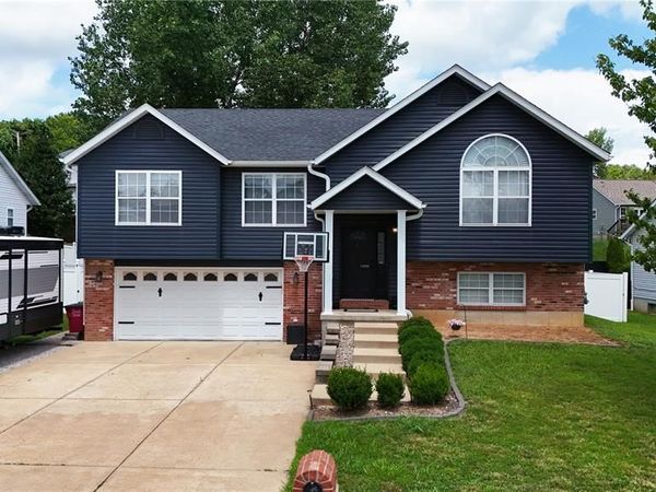 104 Williamsburg Drive, Crystal City, MO 63019