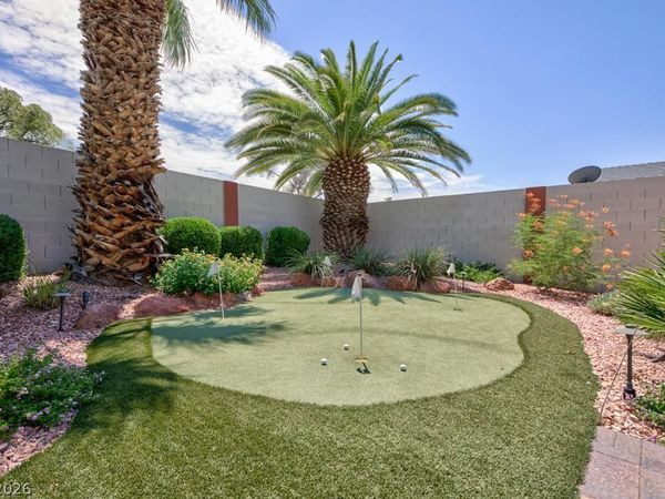 5040 Celebrity Circle , Las Vegas, NV 89119