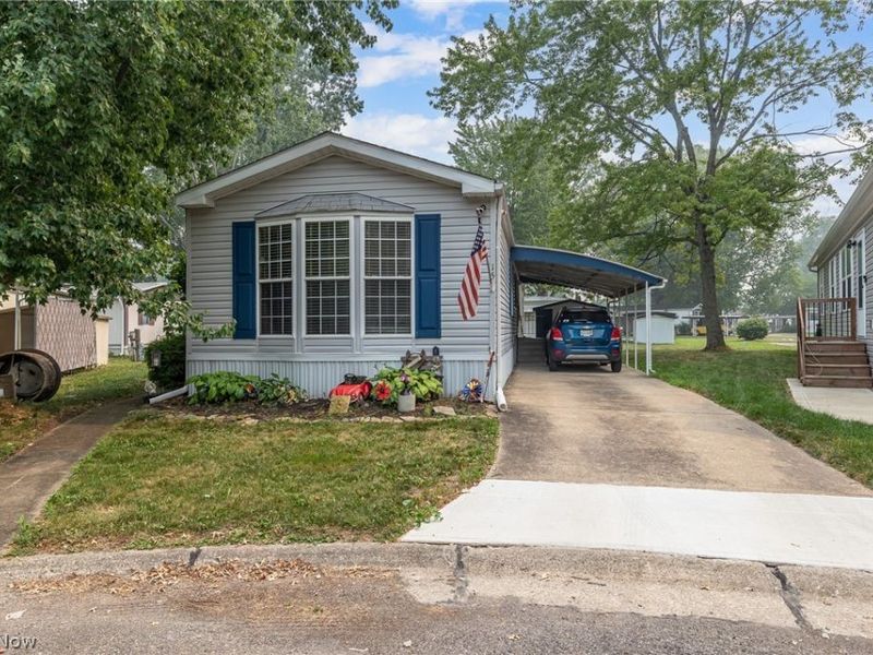 15 Elgin Oval, Olmsted Township, OH 44138 Photo 1
