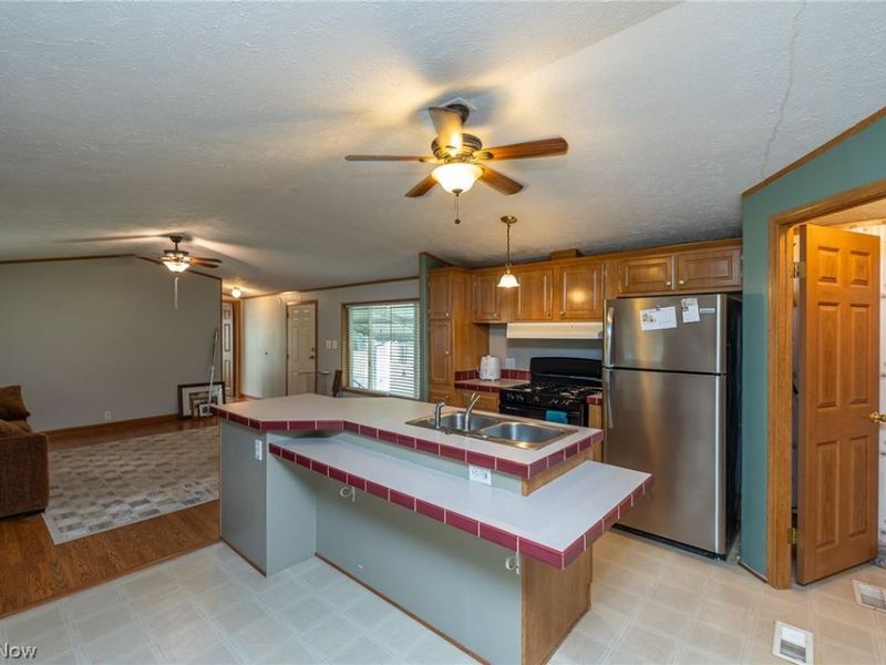 15 Elgin Oval, Olmsted Township, OH 44138 Photo 12
