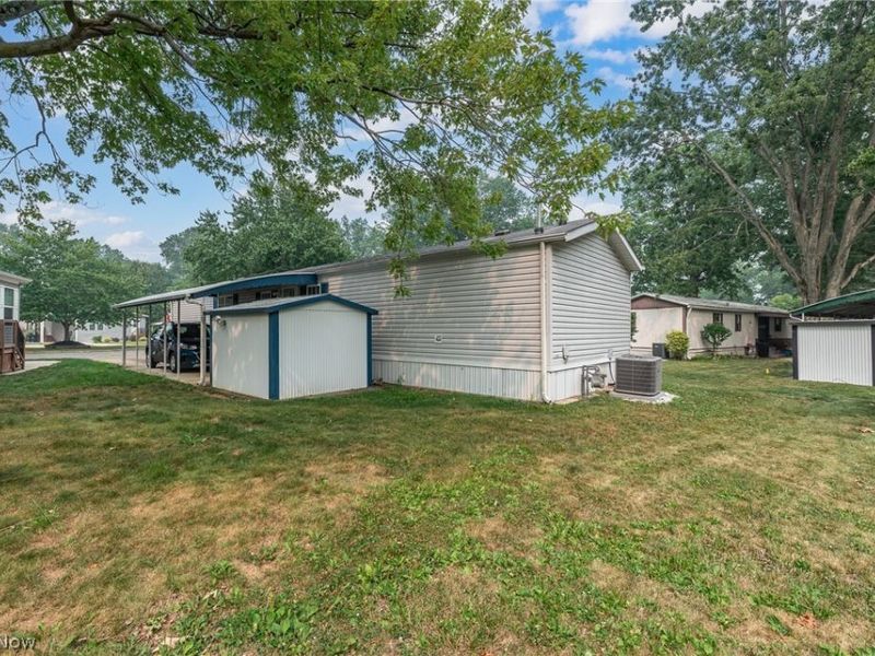 15 Elgin Oval, Olmsted Township, OH 44138 Photo 4
