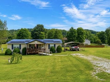 210 Three Oaks Road, Irvine, KY 40336