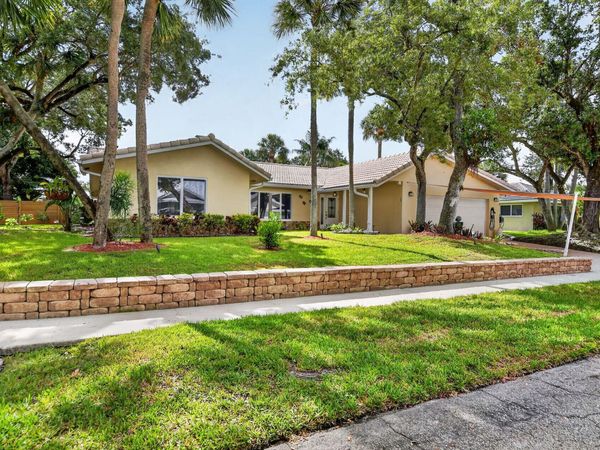 32 SW 14TH Avenue, Boca Raton, FL 33486