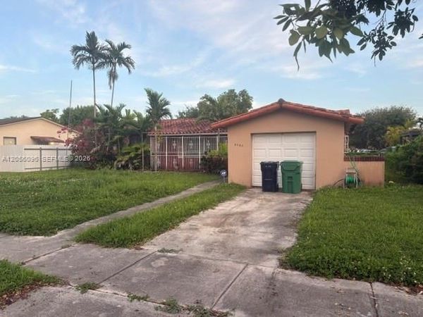 9590 SW 19th St , Miami, FL 33165