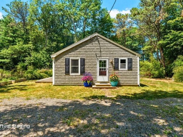 153 Dunns Pond Rd, Barnstable, MA 02601