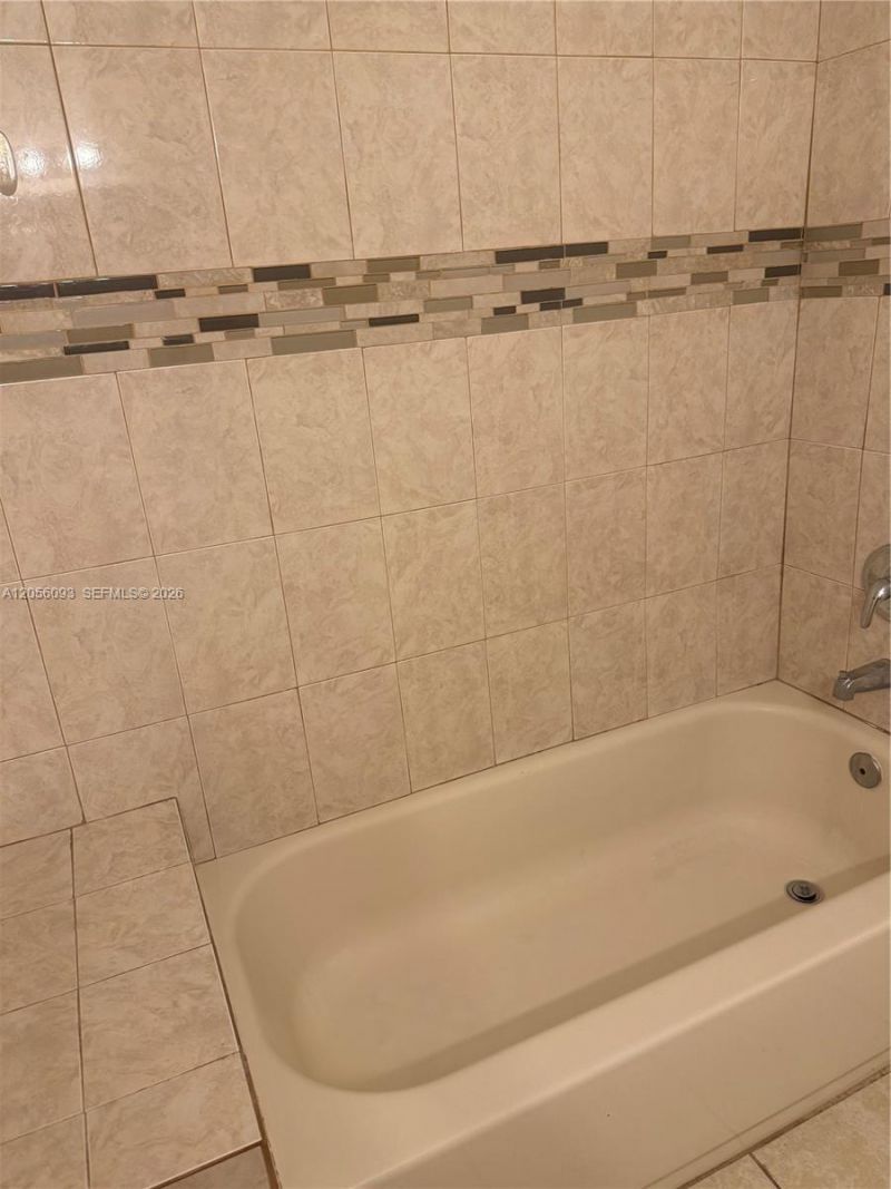 10010 Hammocks Blvd , Unit 203-2, Miami, FL 33196 Photo