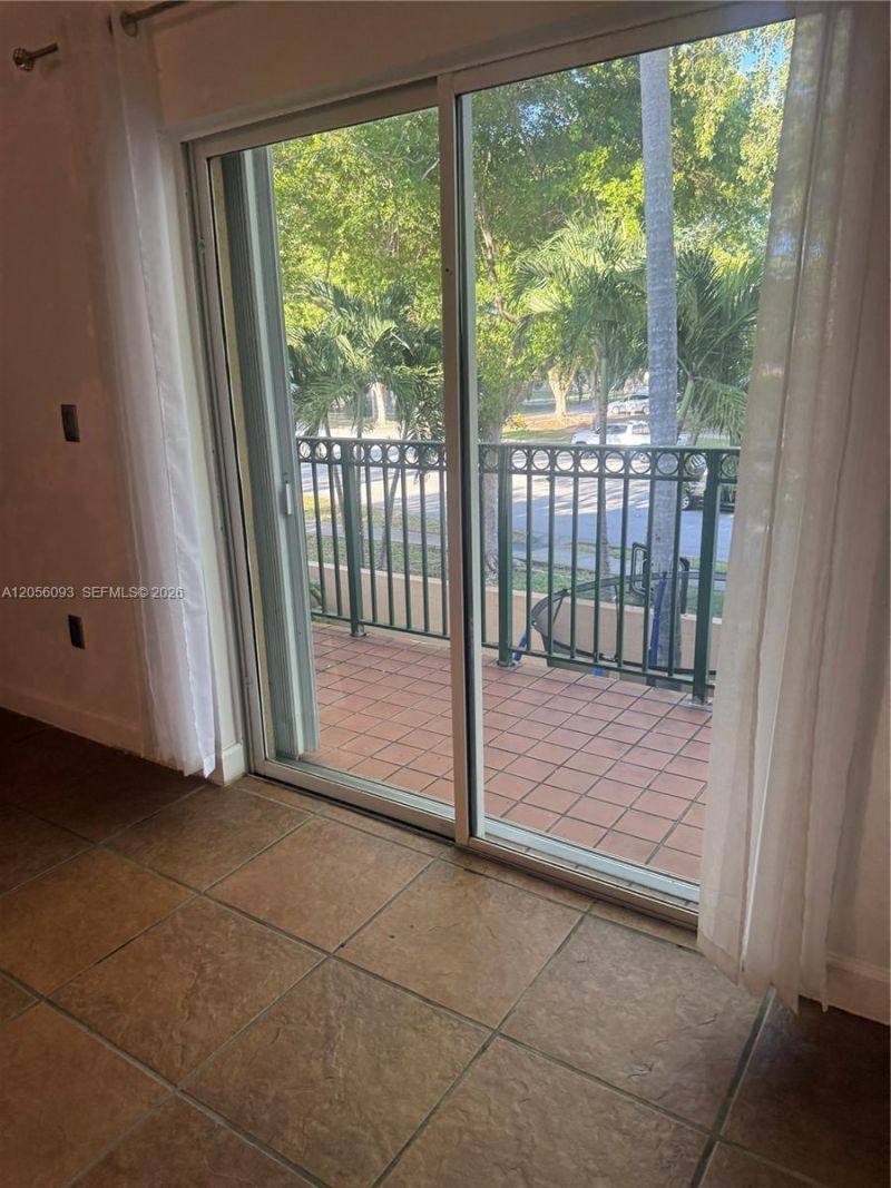 10010 Hammocks Blvd , Unit 203-2, Miami, FL 33196 Photo