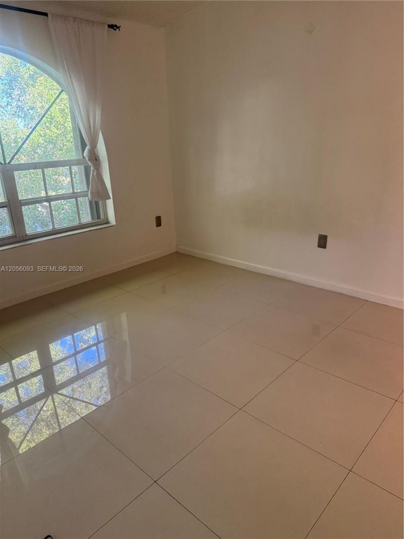 10010 Hammocks Blvd , Unit 203-2, Miami, FL 33196 Photo