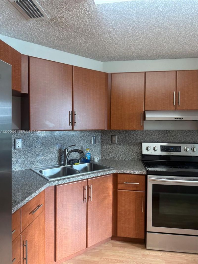 10010 Hammocks Blvd , Unit 203-2, Miami, FL 33196 Photo