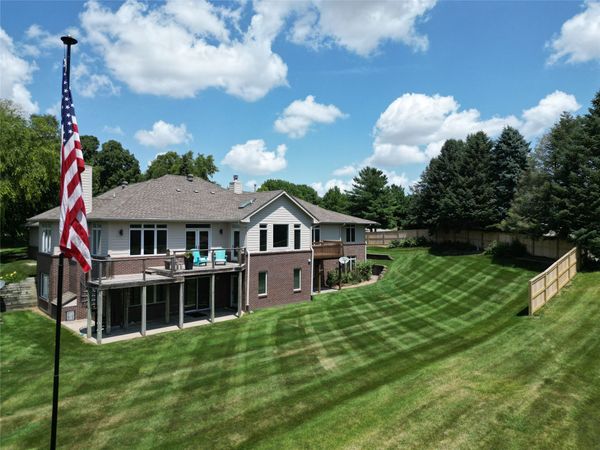 1112 Glen Oaks Drive, West Des Moines, IA 50266